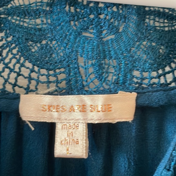 Flawed teal blouse with lace sleeves and yoke - Picture 7 of 11